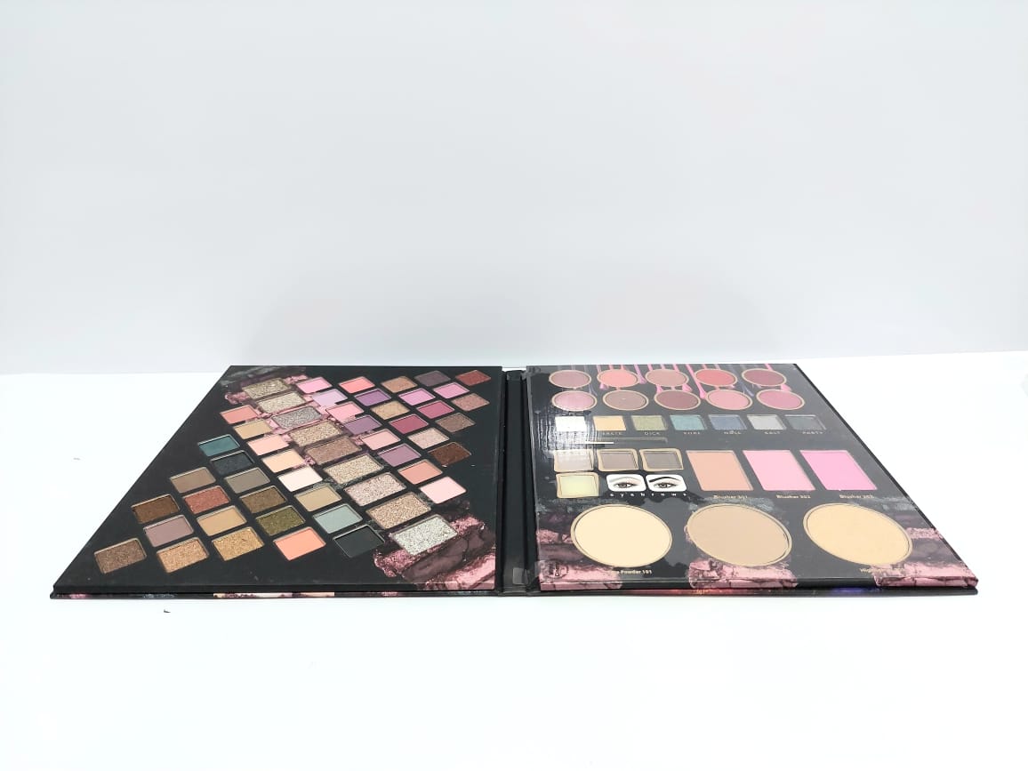 Might Cineme Professional Cosmetic Palette - No : 1024
